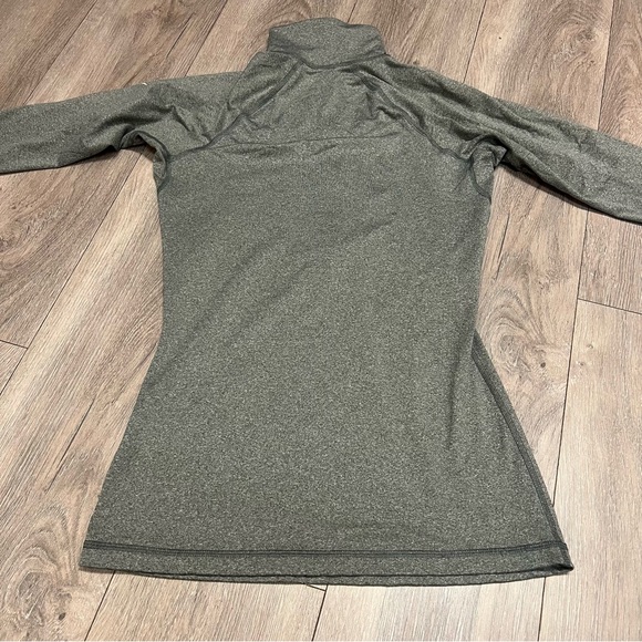 Nike Pro Women’s Small Gray Dri-Fit 1/4 Zip Mock Neck Long Sleeve Shirt - Picture 10 of 12